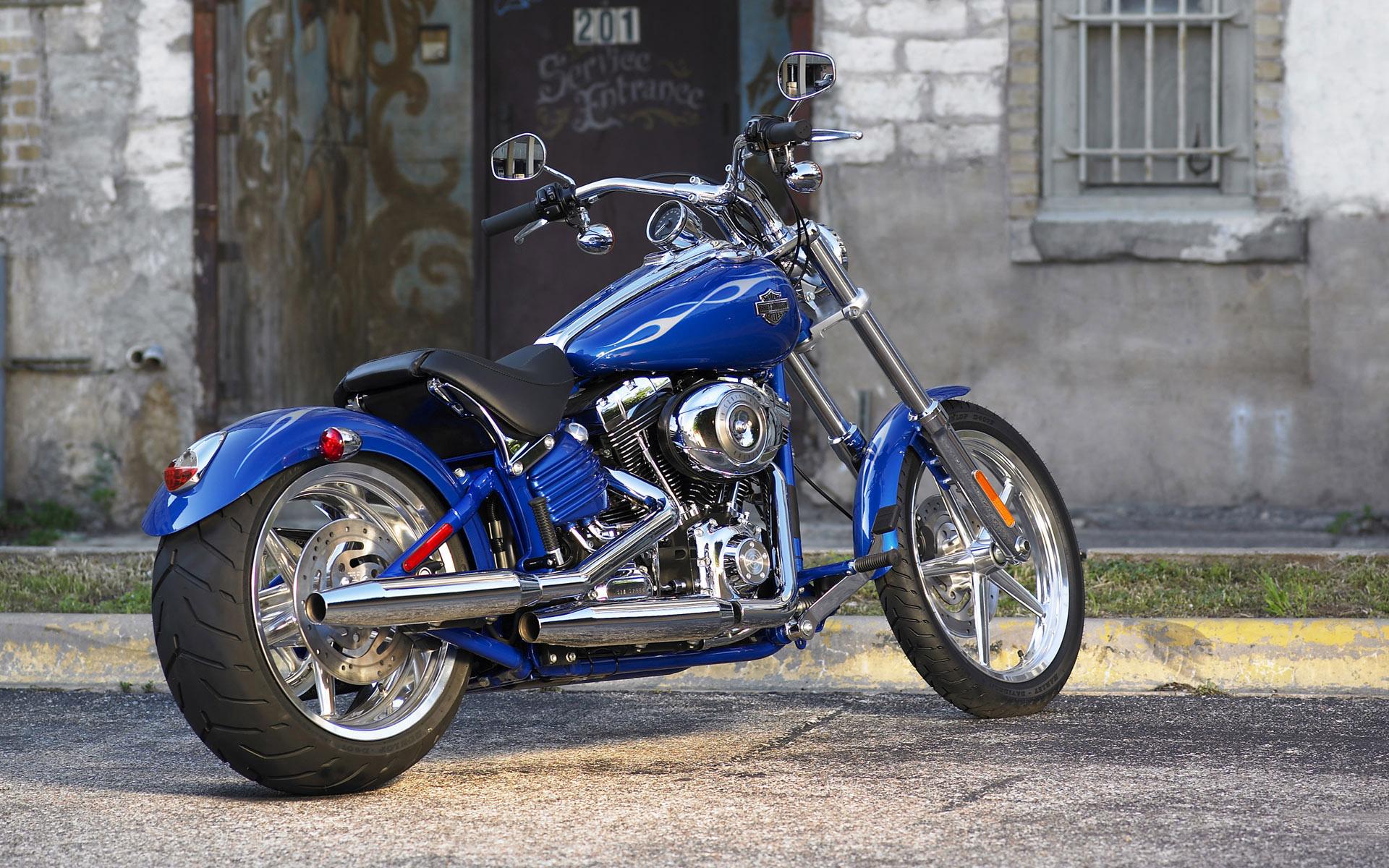 Harley-Davidson-Motocyle-full-HD-Wallpaper-05