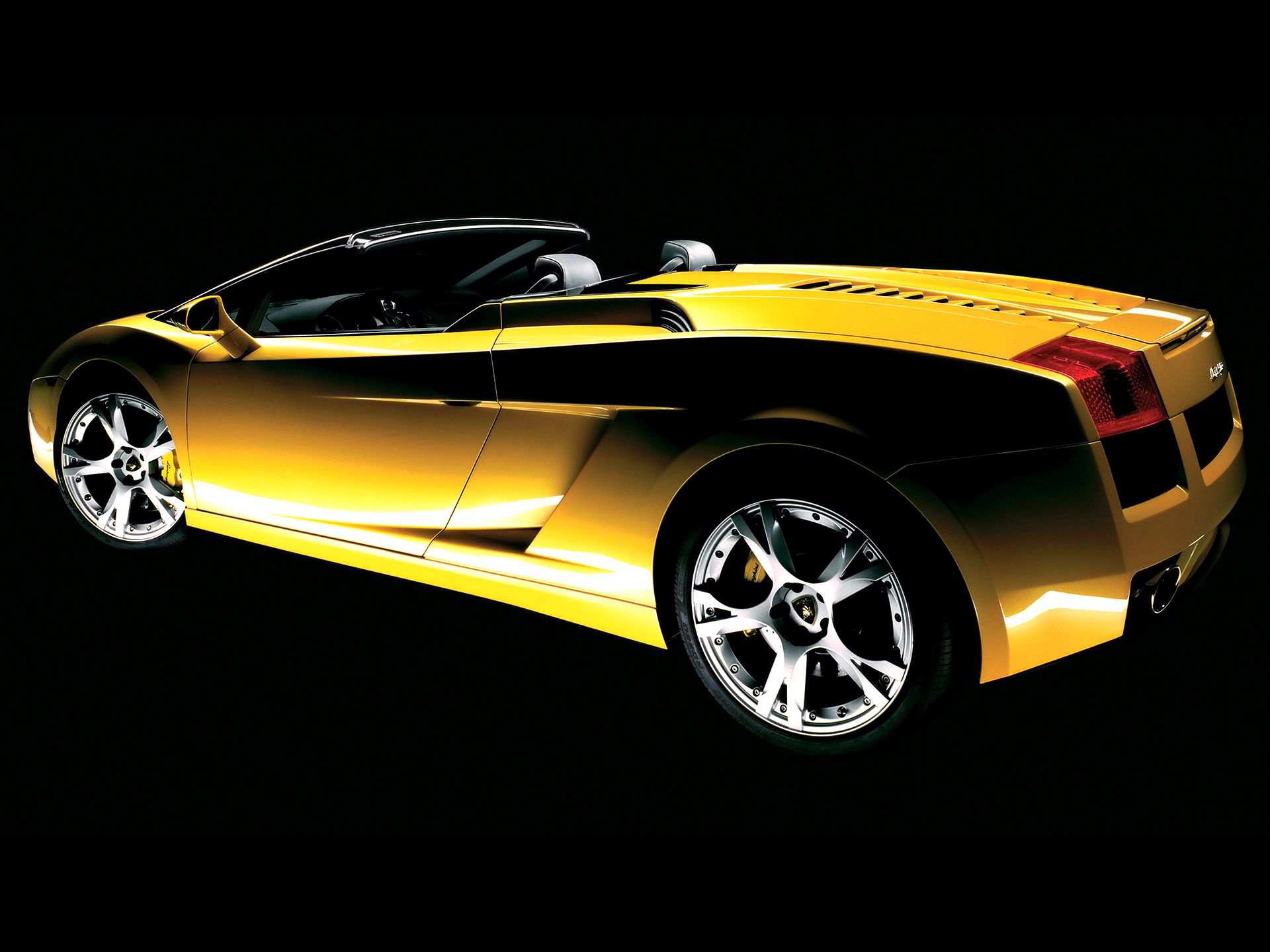 Supercar-Lamborghini-Wallpaper-for-dekstop-free-download-05